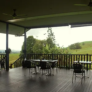 Bed & Breakfast Falls Teahouse, Millaa Millaa