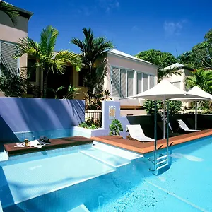 https://the-pavilions.cairnshotels4all.com